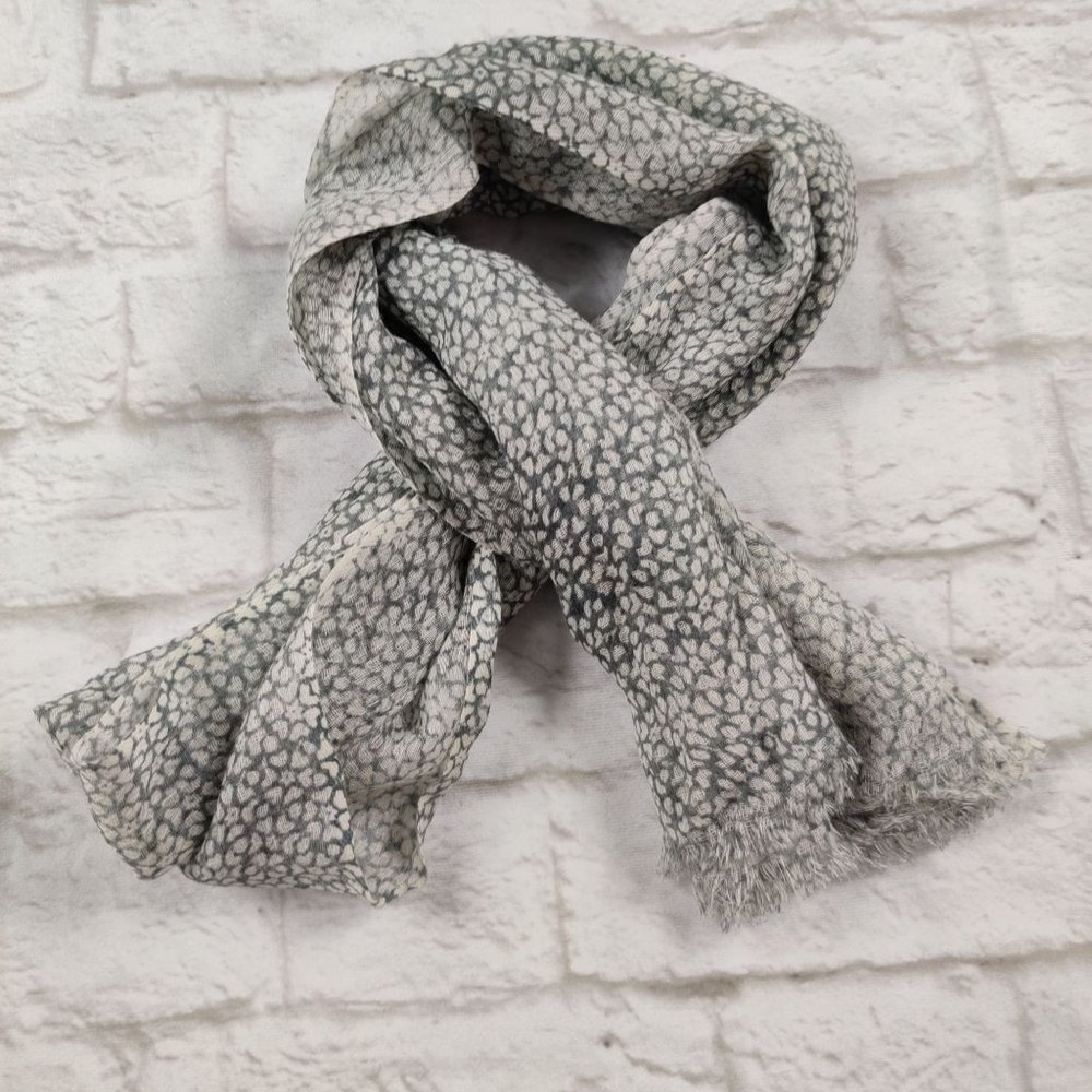 Womens Lightweight Scarf Short Fringe Grey White Abstract Floral Shall Preppy